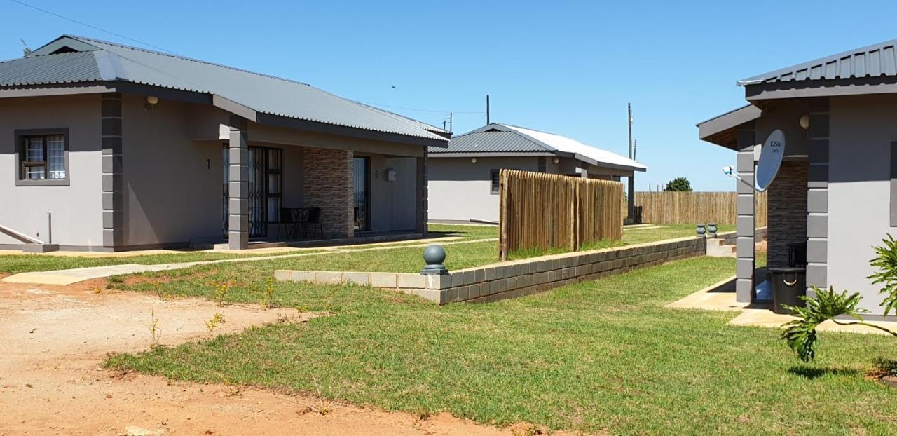 Enkhosi Guest Lodge Nhlangano Exterior photo